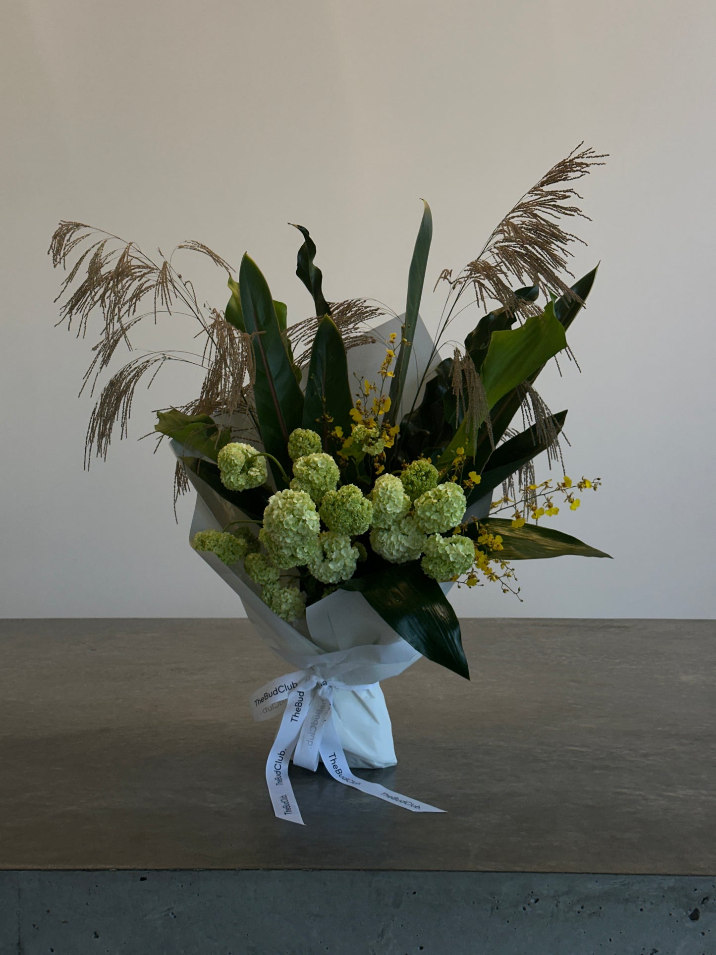 The Bud Club. Gold Coast Florist. Fresh flowers delivered daily. Flowers Gold Coast. Mermaid Beach Florist. Mermaid Beach Flower delivery.